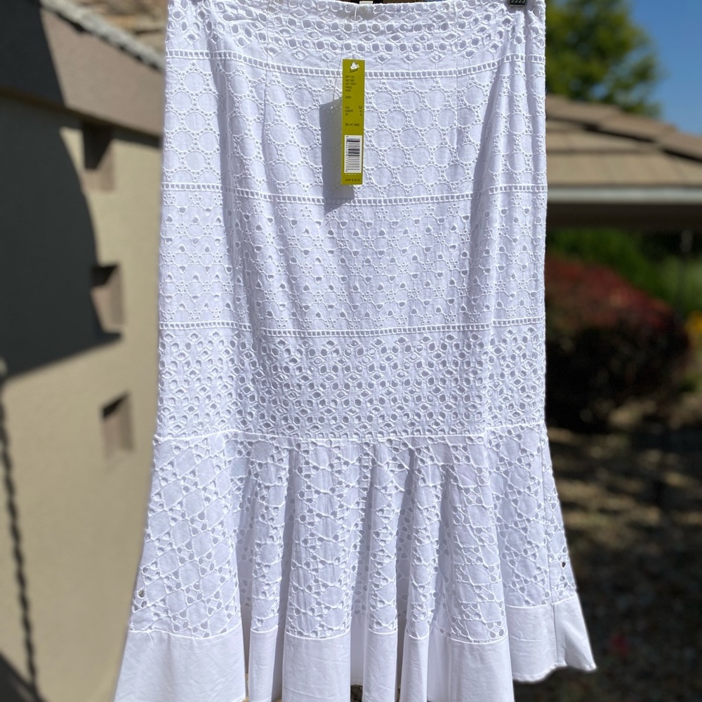 Gianni Bini White Lace Eyelet Skirt